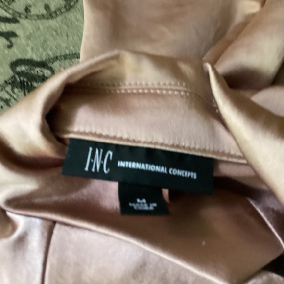 DKNY Elegant PINK  Blouse NEW. XTRA BUTTON.  SMALL - Picture 4 of 9